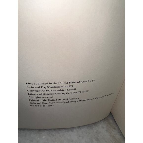 The Tribe that Hides from Man Book - 1st Edition - Picture 7 of 9